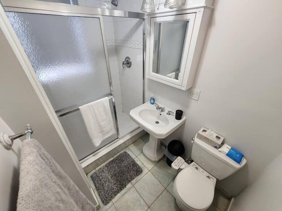 Spacious 3 Bedroom Apartment Mins To Nyc! ユニオンシティ エクステリア 写真